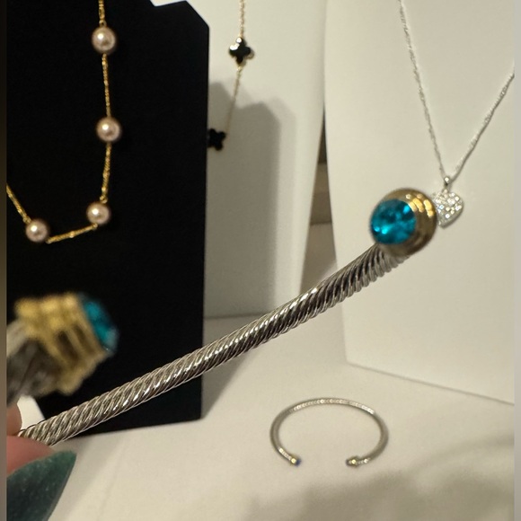 Jewelry - Elegant Silver and Gold Bracelet with Blue Gemstone